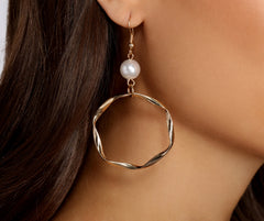 Adore Me Twisted O-ring Pearl Earrings